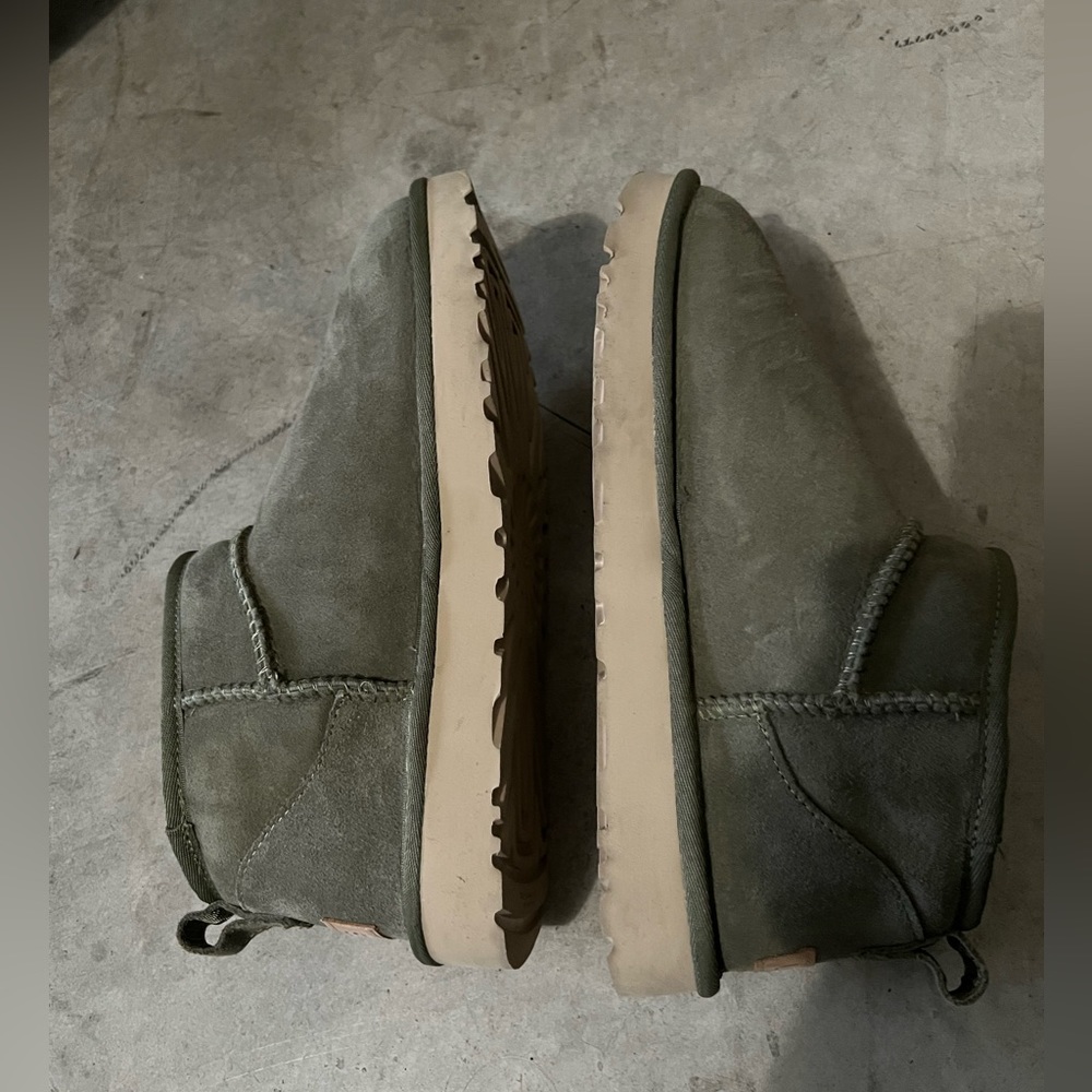 Women’s UGG Ultra Mini - Picture 3 of 5